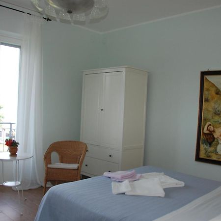 B&B Cherry En Rose Lezzeno Bagian luar foto