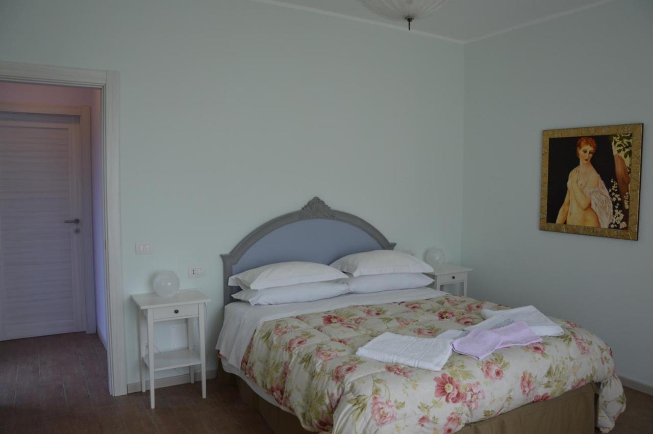 B&B Cherry En Rose Lezzeno Bagian luar foto