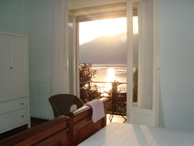 B&B Cherry En Rose Lezzeno Bagian luar foto