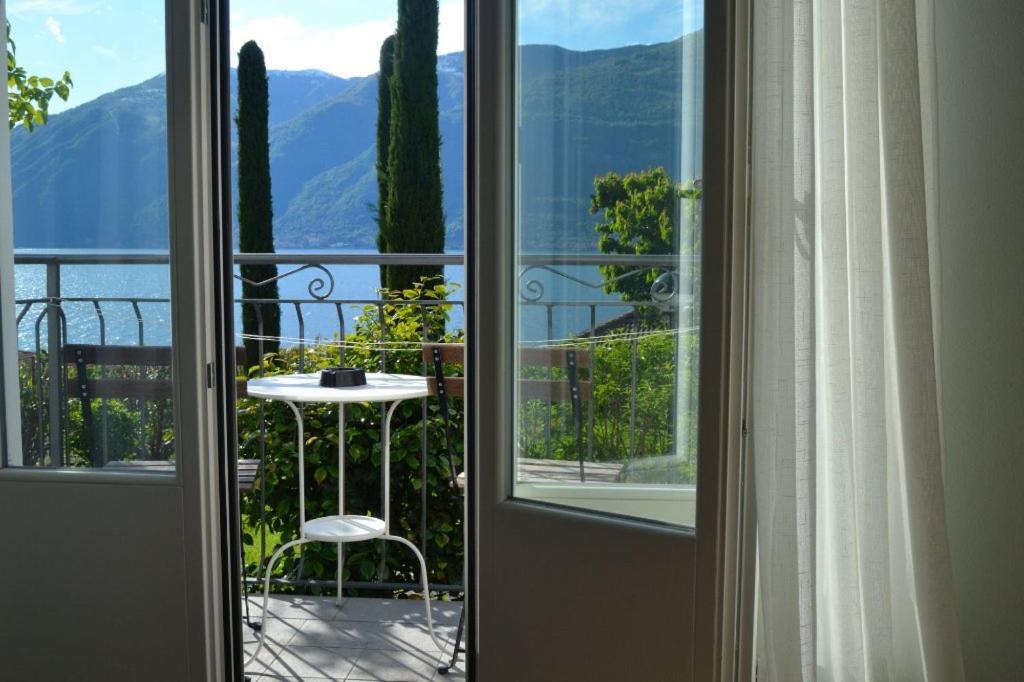 B&B Cherry En Rose Lezzeno Bagian luar foto