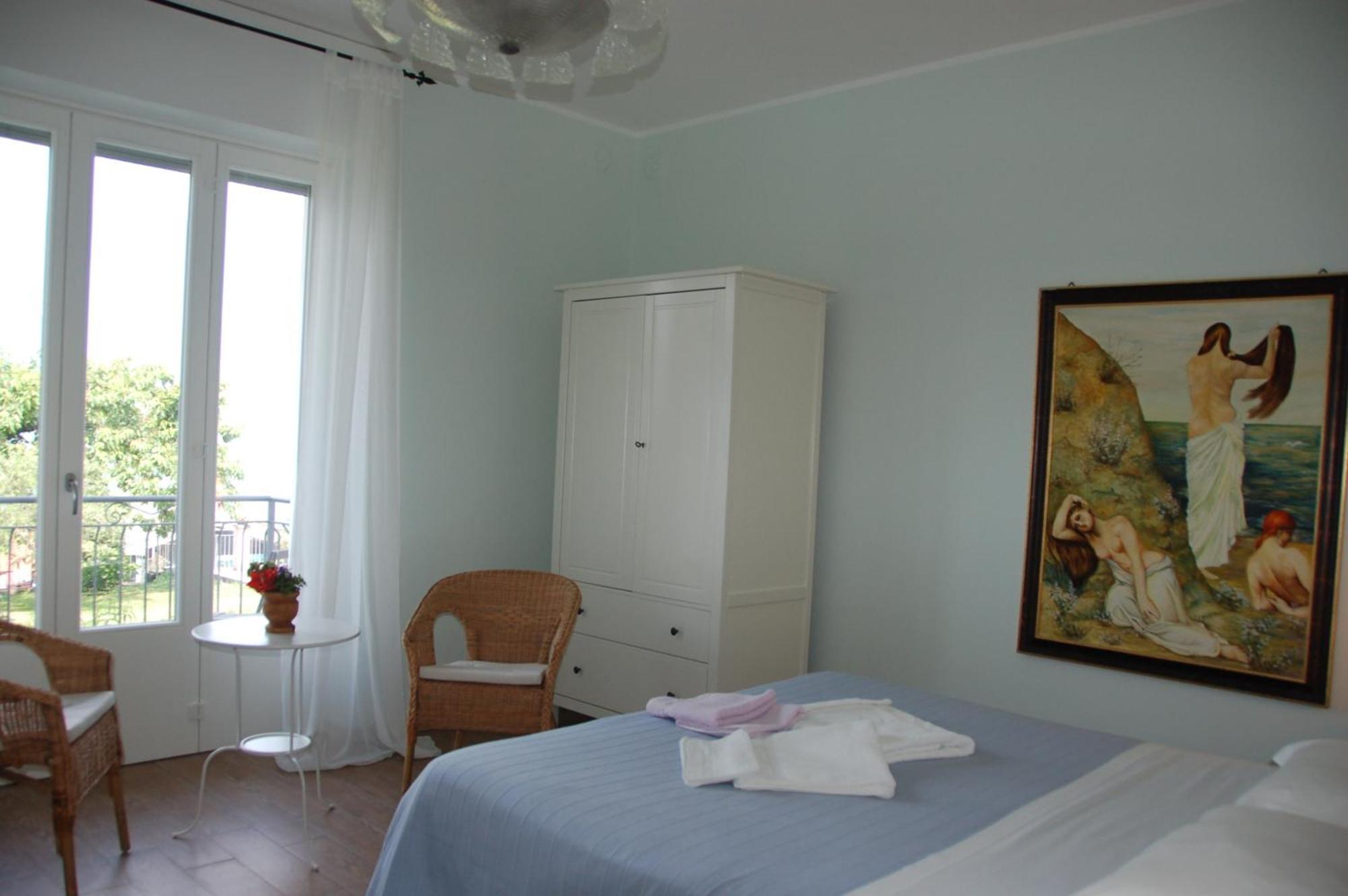 B&B Cherry En Rose Lezzeno Bagian luar foto