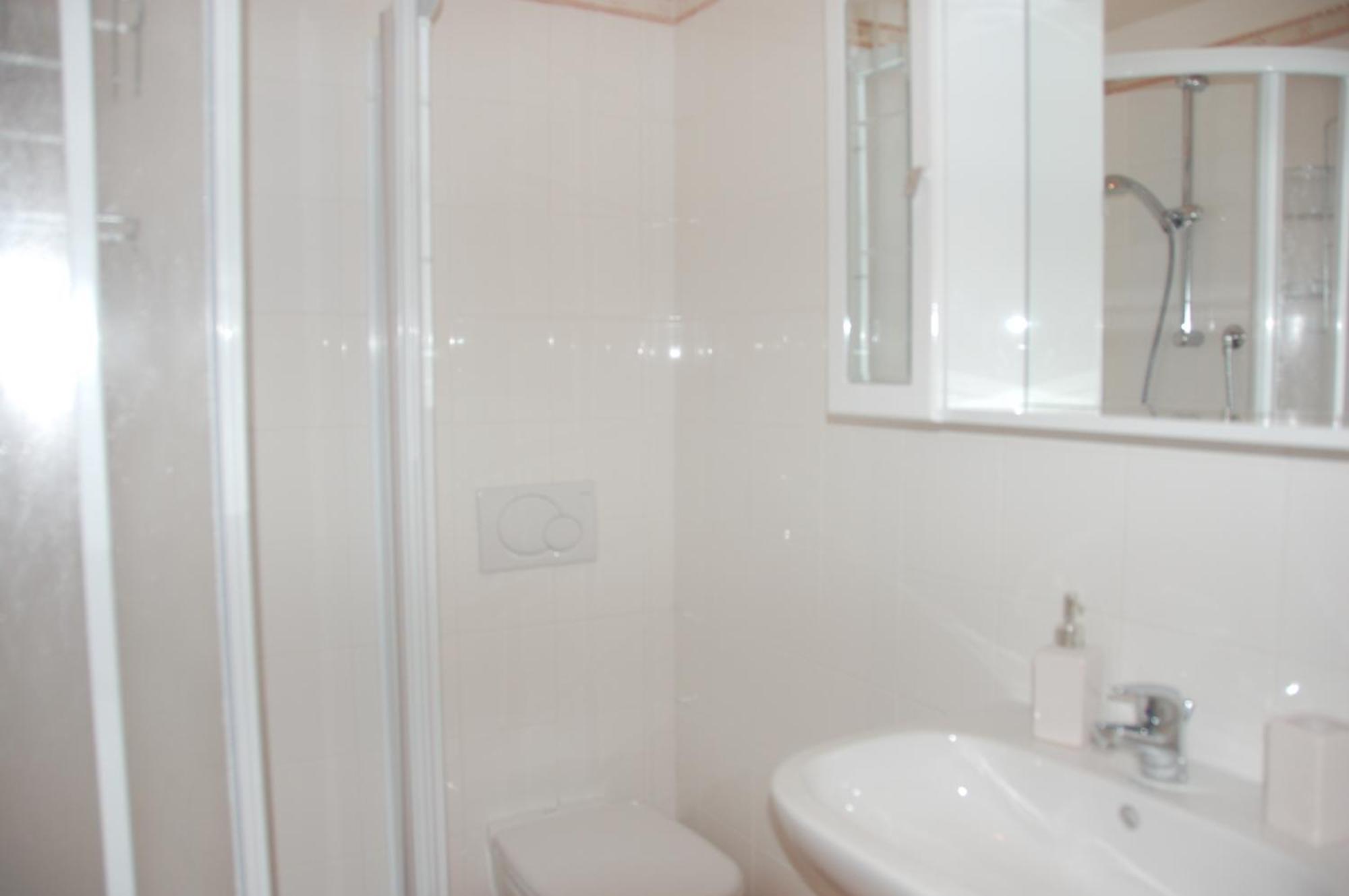 B&B Cherry En Rose Lezzeno Ruang foto