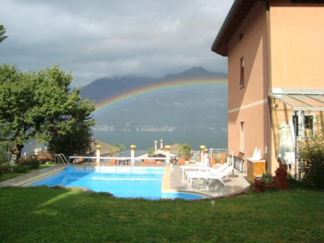 B&B Cherry En Rose Lezzeno Bagian luar foto