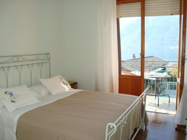 B&B Cherry En Rose Lezzeno Bagian luar foto